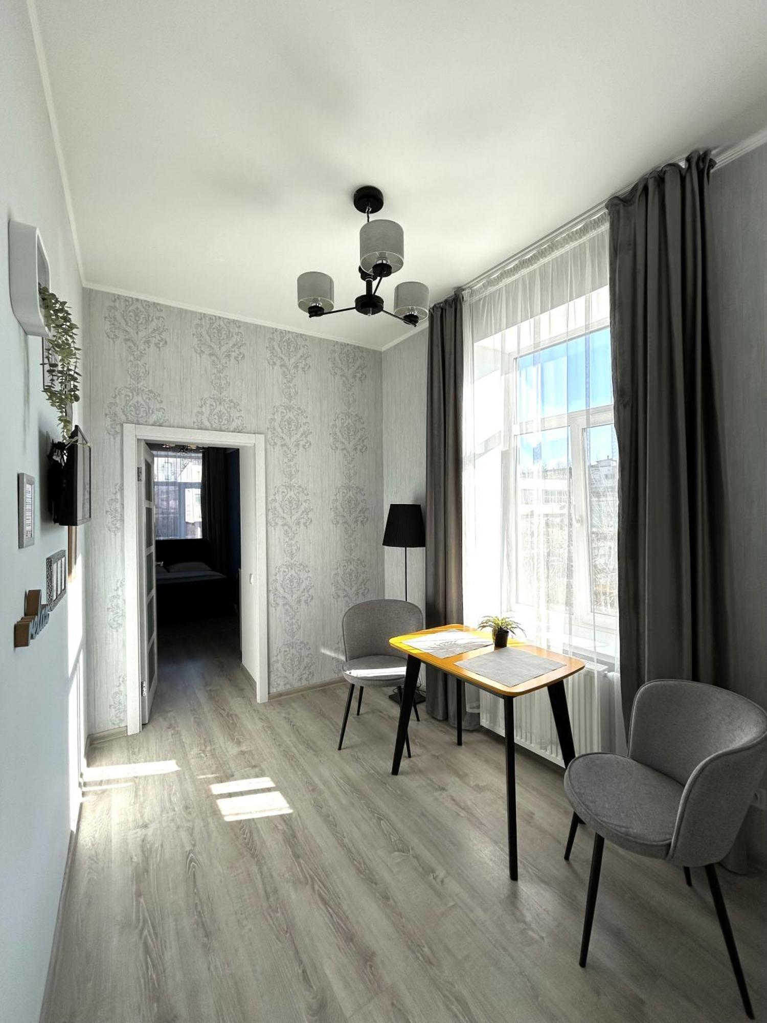 Romantic Apartment In The Сity Сenter Lviv Dış mekan fotoğraf